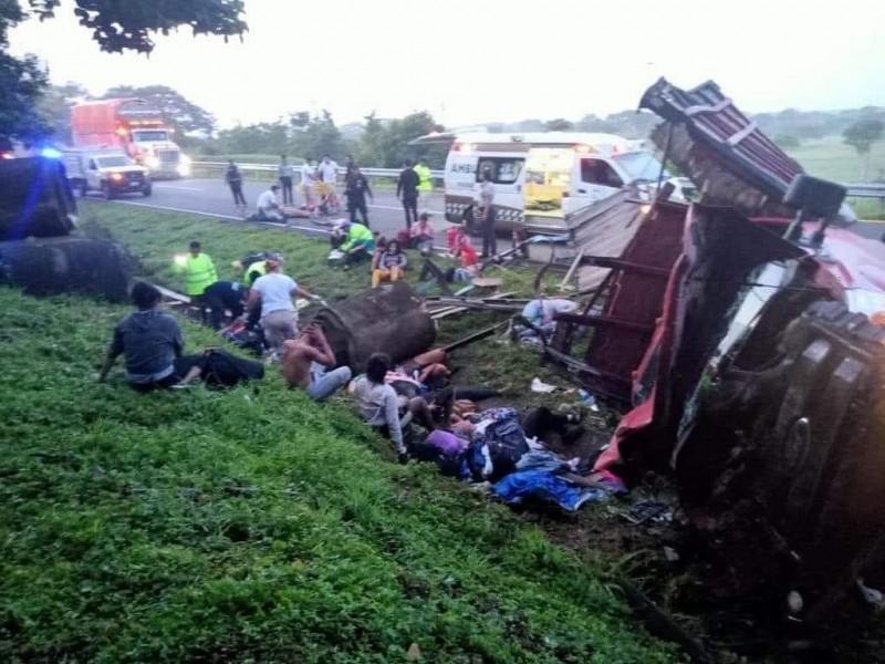 10 migrantes muertos deja accidente carretero en Pijijiapan  Chiapas