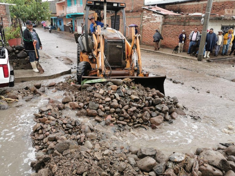 Lluvias afectan vialidades en Cojumátlan