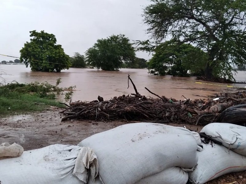 100 familias son evacuadas en Tecuala por Nora