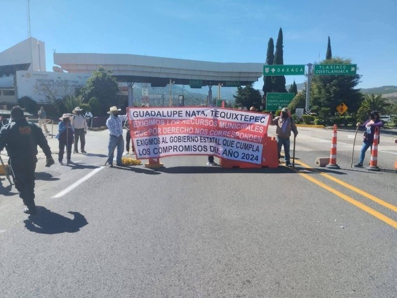 11 personas fueron detenidas por bloquear la carretera Oaxaca-Tehuacán: SEGO