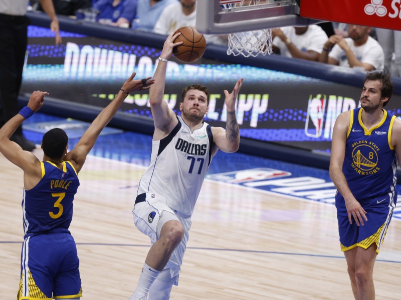 119-109: Los Mavericks se dan una vida extra