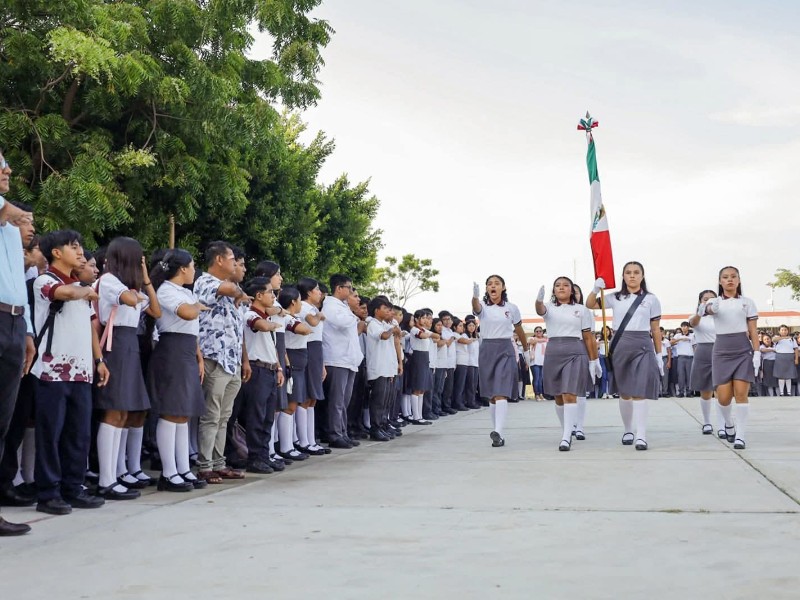 12 mil escuelas retoman actividades académicas en Oaxaca