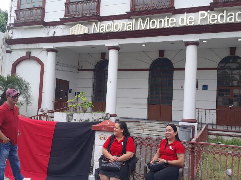 12 tiendas del Monte de Piedad cerradas en Veracruz por huelga