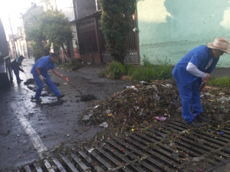 12 toneladas de basura retiradas de rejillas de los cárcamos