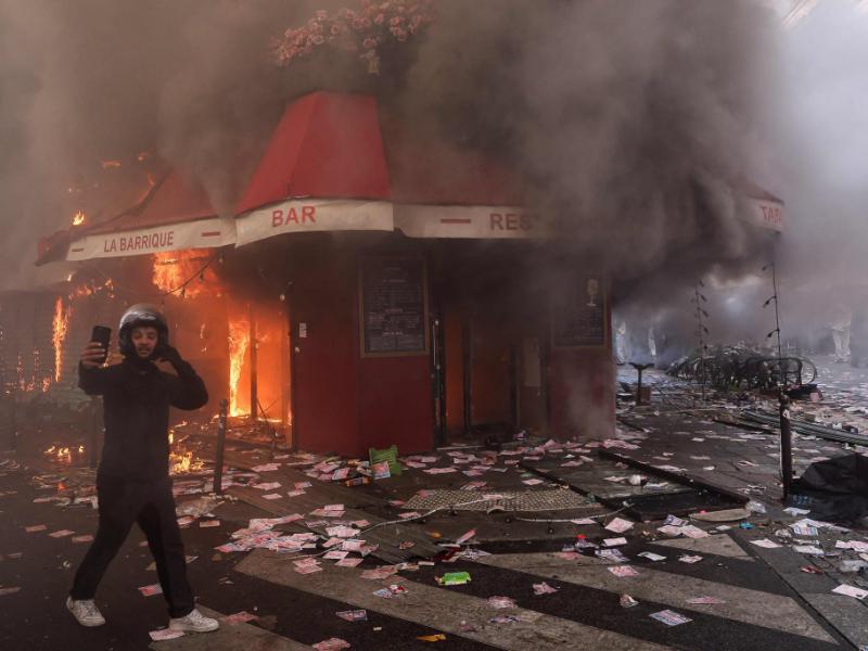 1,200 detenidos y 150 policías heridos tras protestas en Francia