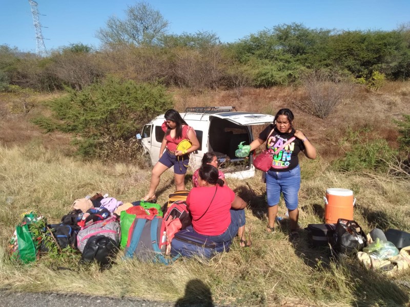 13 lesionados deja accidente carretero en Juchitán