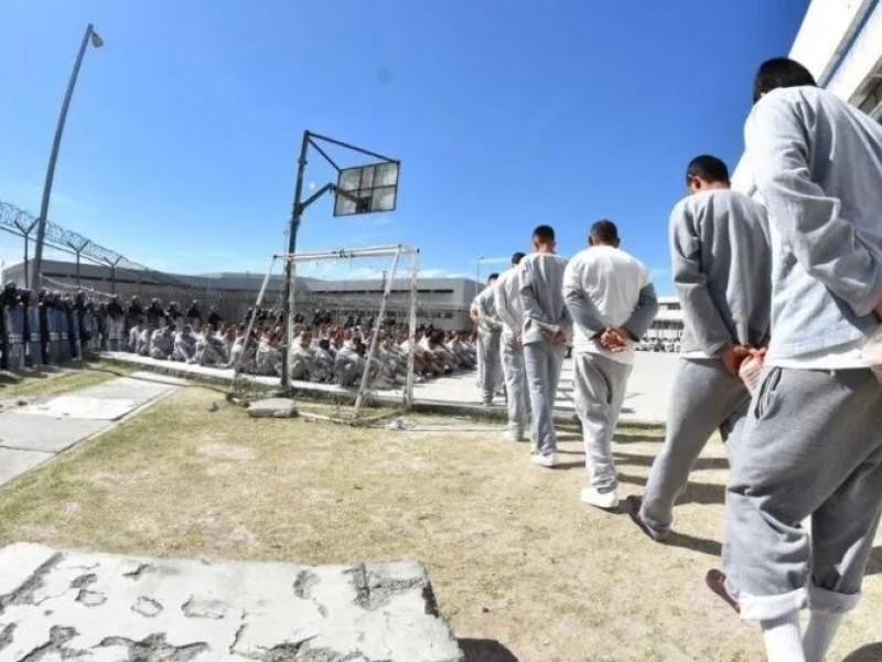 13 mil internos salen de penales mexiquenses saturados