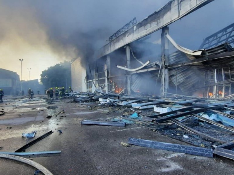 13 muertos tras ataque a centro comercial ucraniano