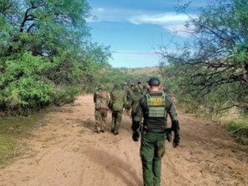 13 personas indocumentadas fueron aseguradas al note de Nogales, Arizona