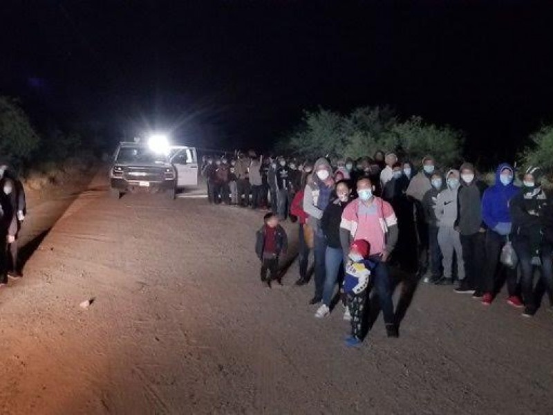 139 migrantes fueron asegurados en el desierto de Arizona