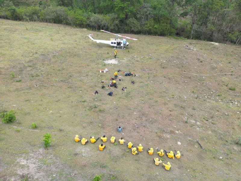 142 combatientes en incendio de Chimalapa; trabajos terrestres y aéreos