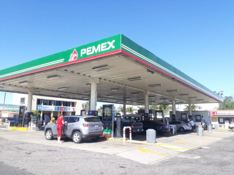 15 gasolineras abiertas en Tepic; aquí el listado