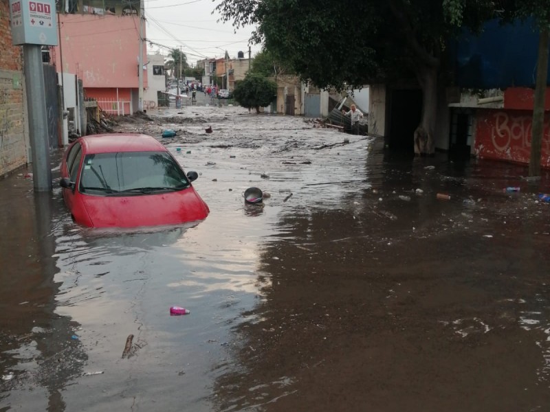 162 casas afectadas tras desbordamiento de arroyo en Zapopan