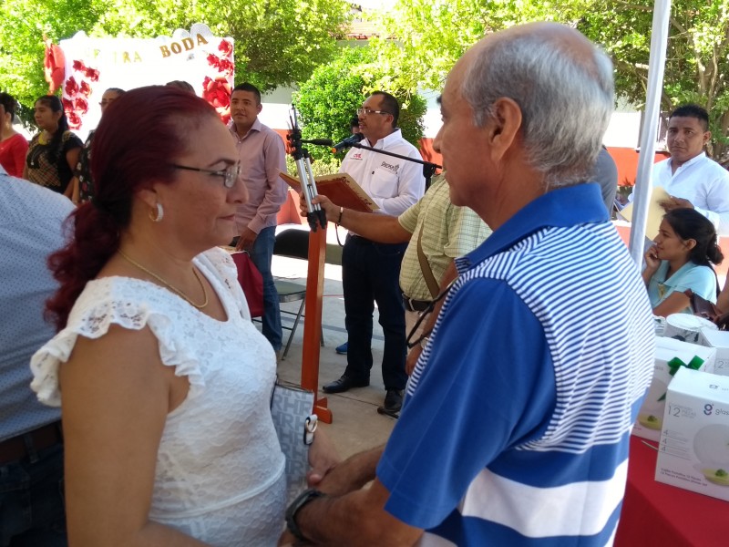18 parejas contraen matrimonio en San Blas Atempa