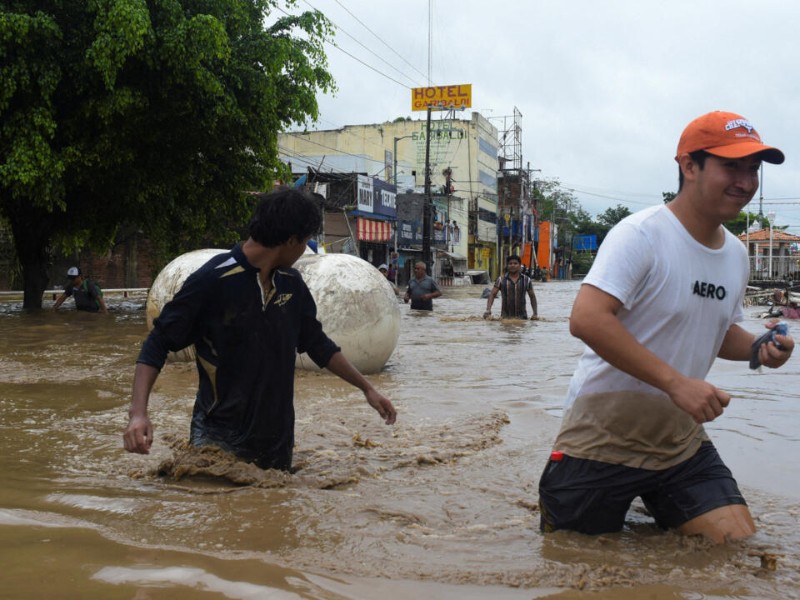 191 localidades incomunicadas por intensas lluvias en cinco estados
