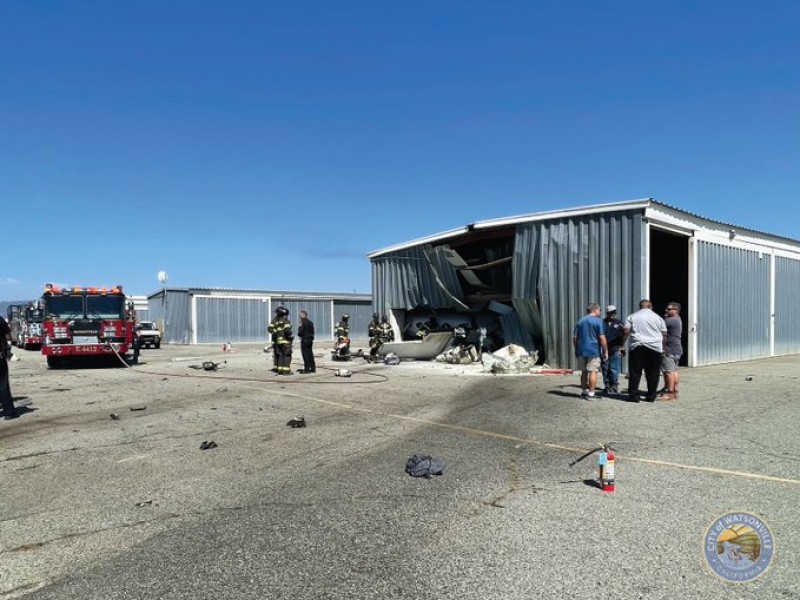 Chocan 2 avionetas en California; hay varios muertos