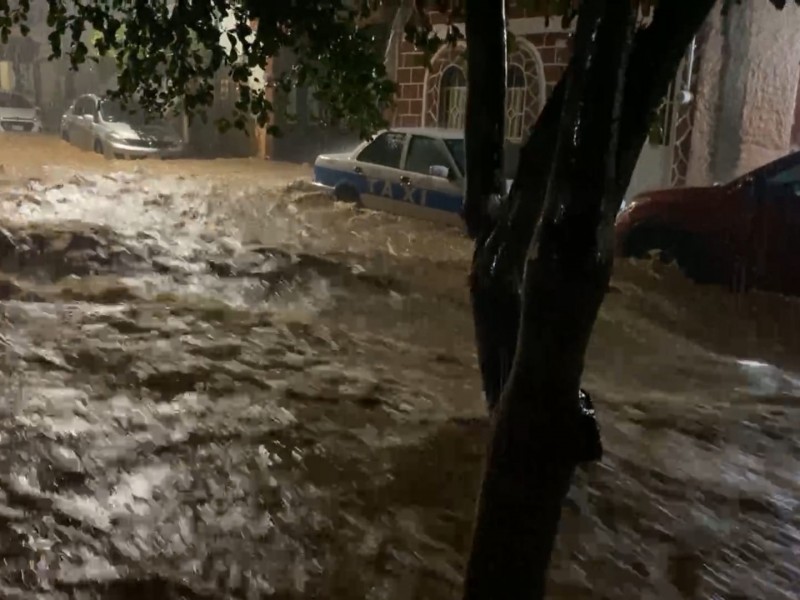Dos colonias de Compostela registraron inundaciones por tormenta