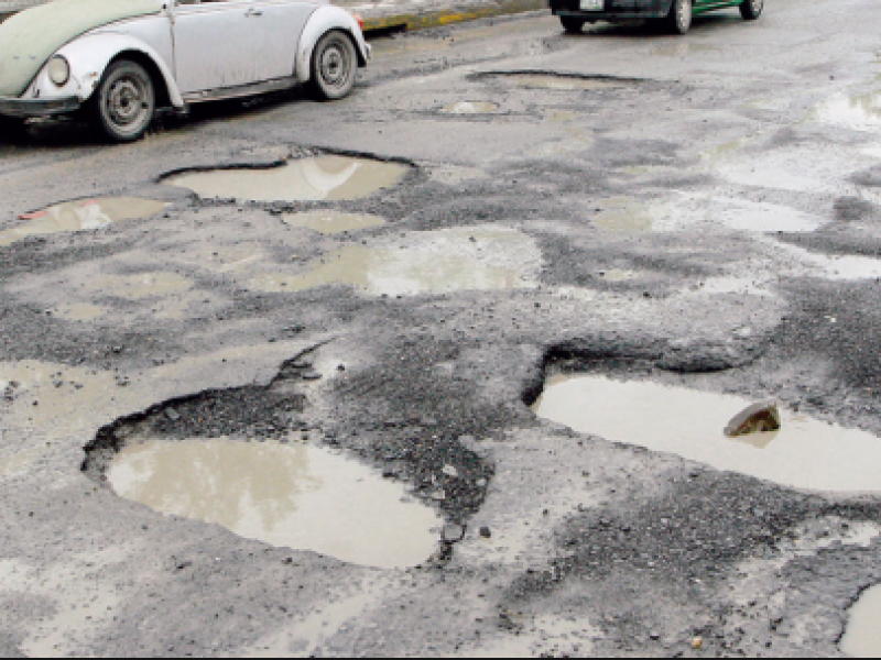 2 denuncias de autos dañados por baches procedieron contra Ayuntamiento