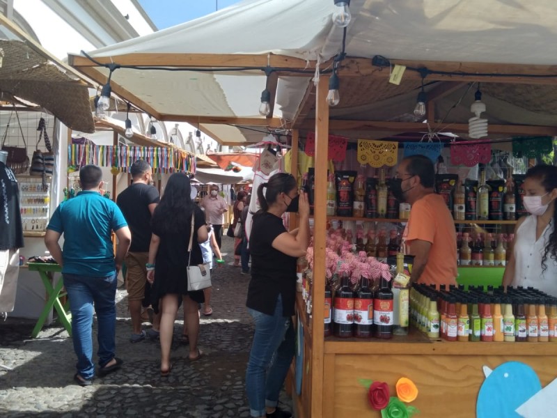 2 mil personas por día recibe la feria del Ponche