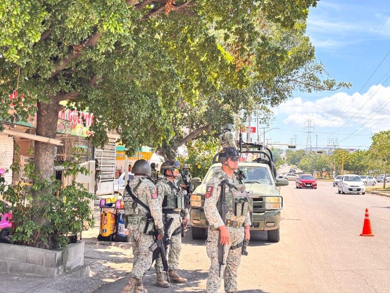 2 mujeres fueron rescatadas en Sataya, Navolato y se aseguraron armas