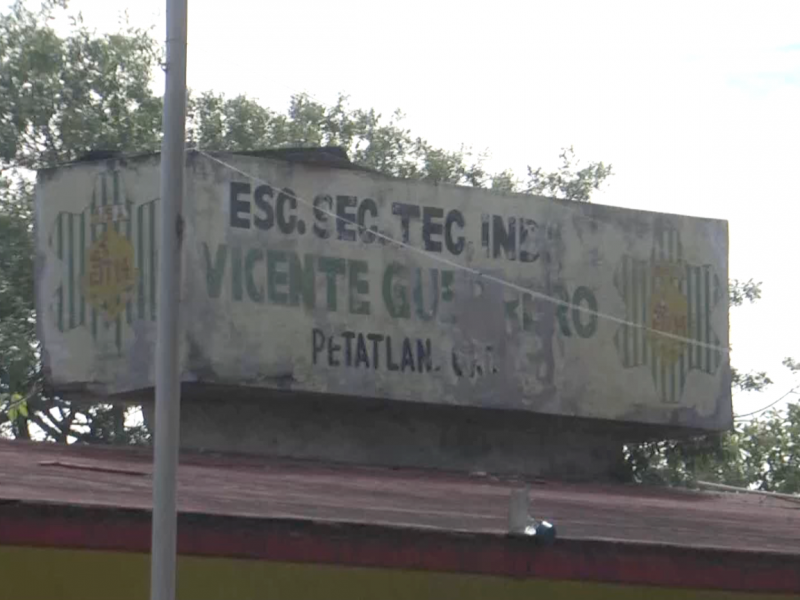 20 escuelas de Petatlán adelantan vacaciones por inseguridad