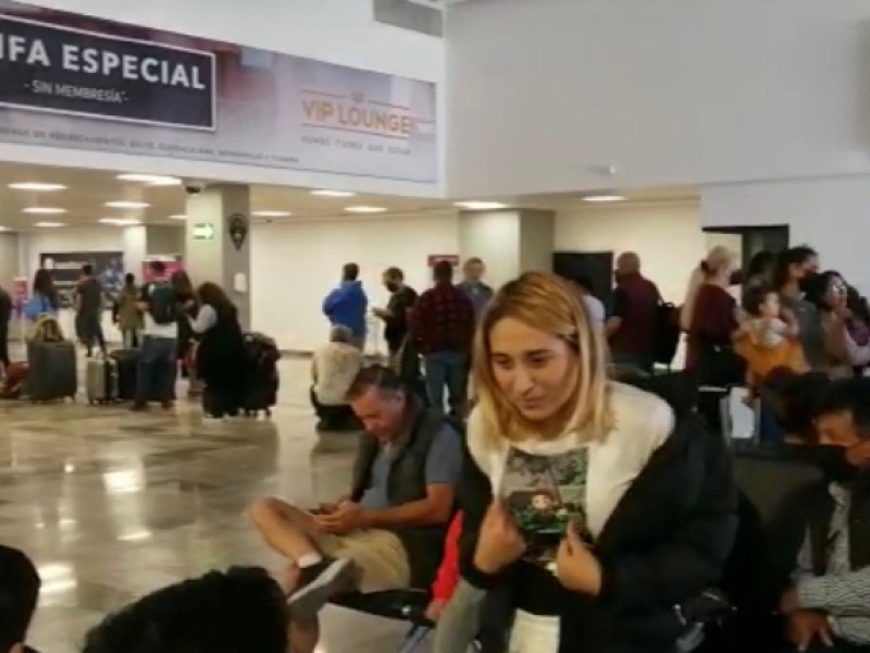 200 pasajeros varados en Aeropuerto de La Paz