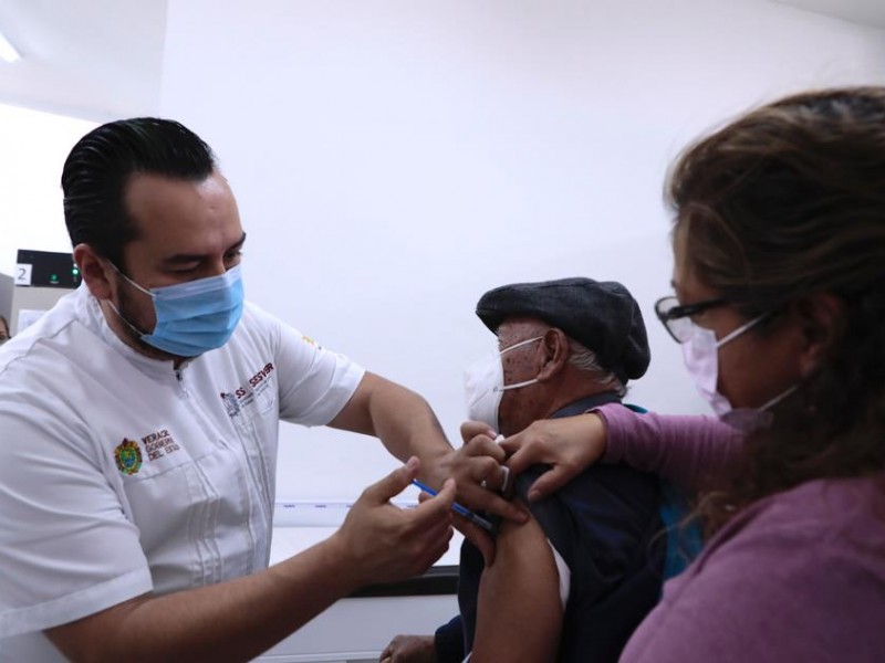 2023 iniciará con vacunación contra covid-19 en centros de salud