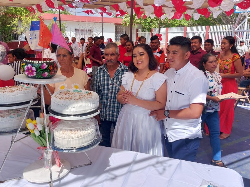 22 parejas contraen matrimonio en San Blas Atempa