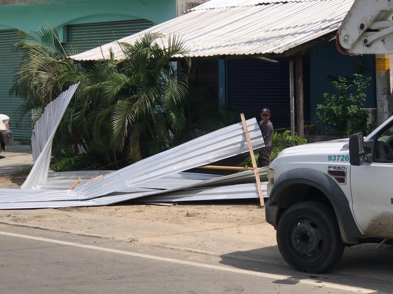 22 viviendas afectadas por lluvia intensa en Petatlán