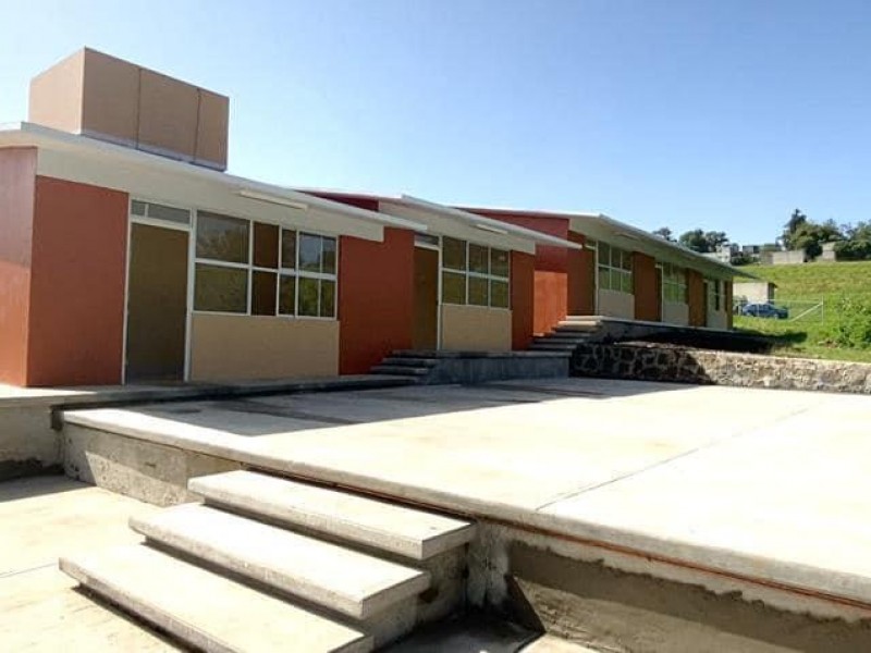 225 escuelas en Veracruz reciben título de propiedad