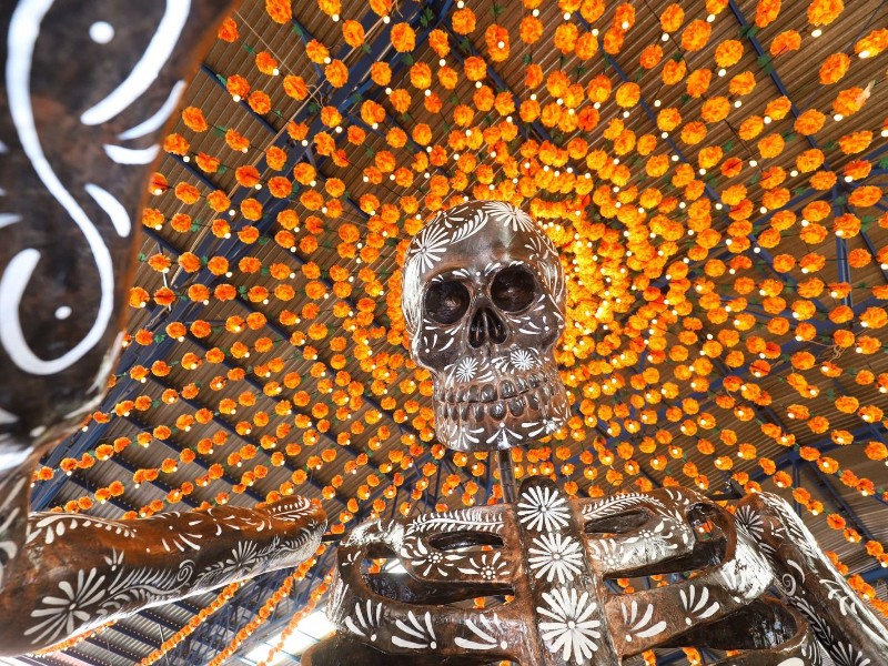 24 figuras monumentales engalanan la 5ta edición del Valle de Catrinas