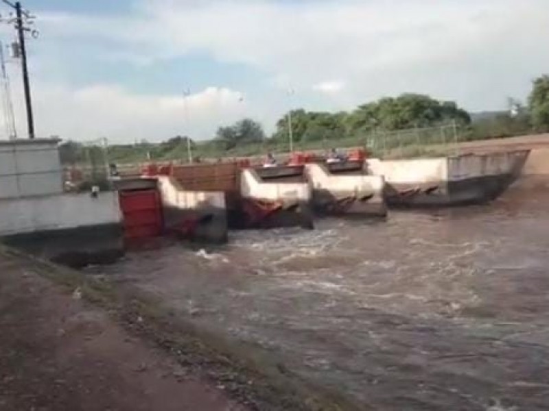 24 horas sin servicio y todavía con agua turbulenta