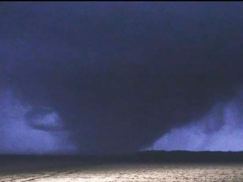 26 muertos tras paso de tornado por Misisipi