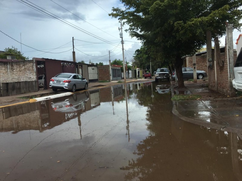 26mm de lluvia deja inundaciones en Los Mochis