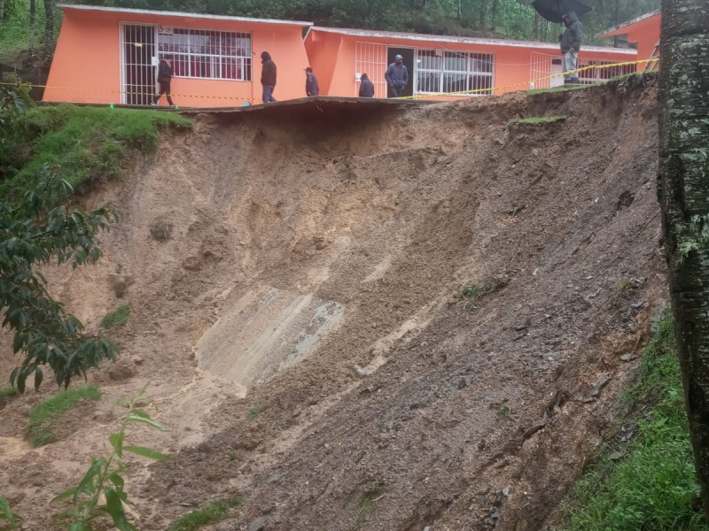 3 escuelas de la Sierra Negra terminarán ciclo a distancia