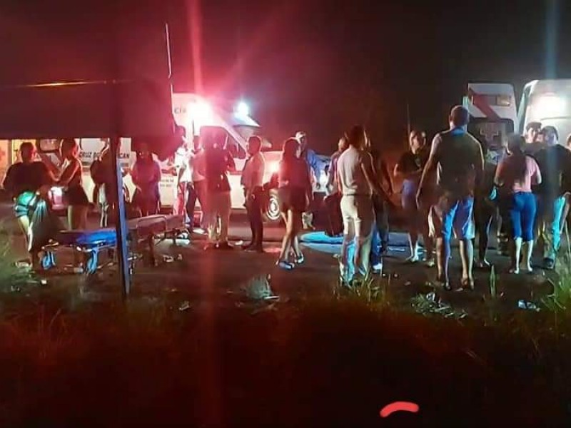 30 heridos tras volcadura en carretera Alvarado-Paso del Toro