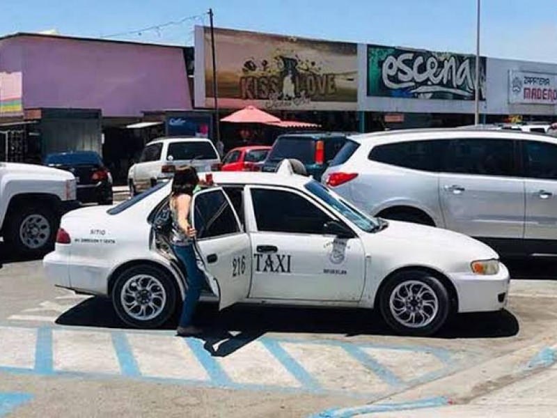 30 Taxistas ofrecen servicio gratuito a discapacitados en SLRC.