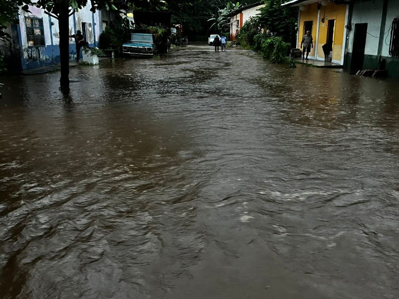 30 viviendas afectadas en Villa Comaltitlan por desbordamientos de ríos