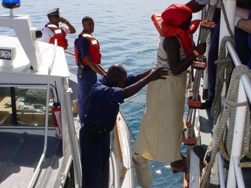 300 haitianos detenidos frente a las costas de Florida