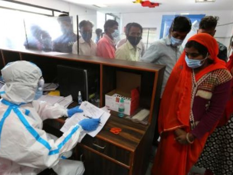 300 personas hospitalizadas por enfermedad no identificada en la India