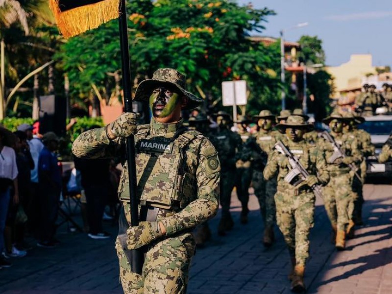 32 contingentes participaron en desfile por la Independencia