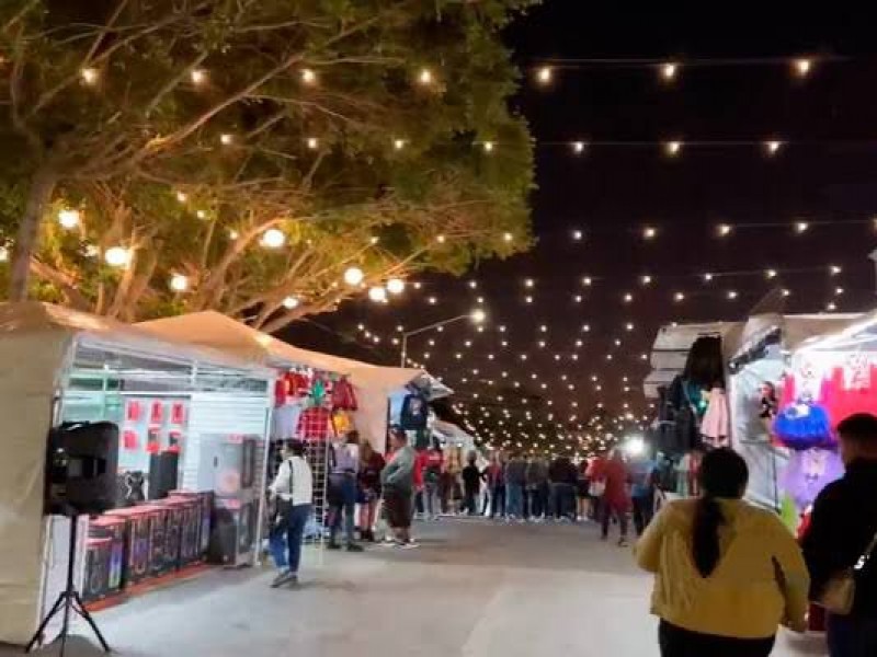 34 años del tradicional tianguis navideño en La Paz