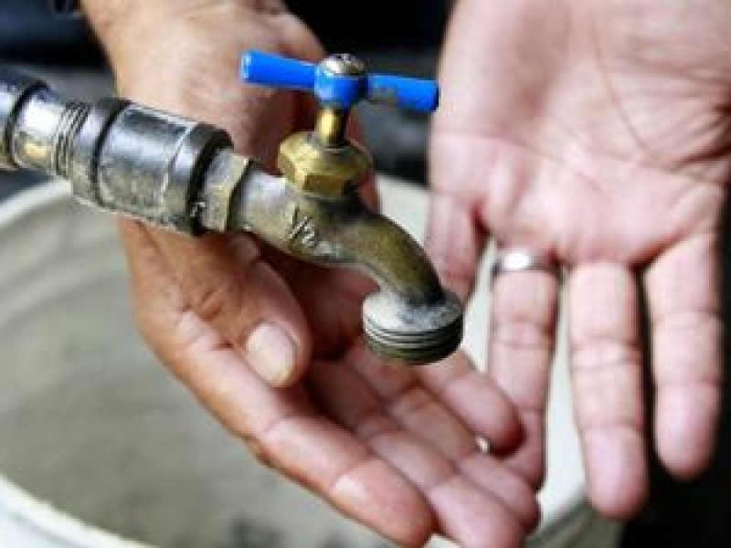 36 colonia de Zapopan sin agua potable por fuga.