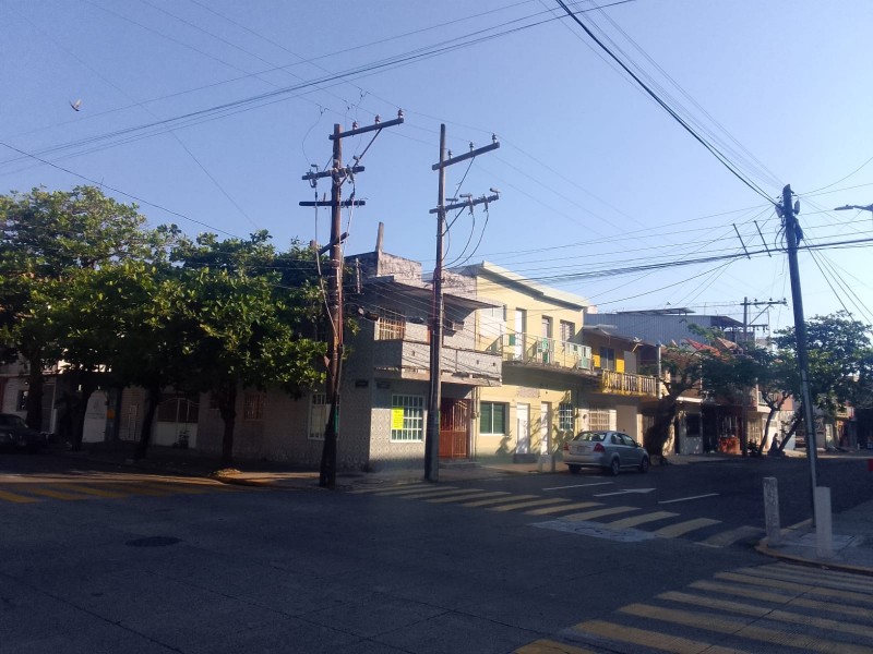 36 horas estuvieron sin luz en colonia de Veracruz