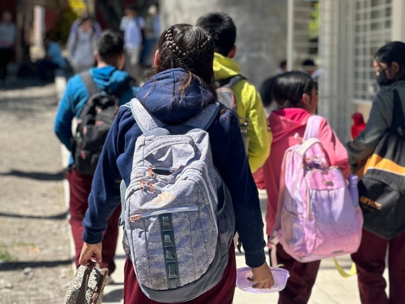 367 mil estudiantes regresan a clases después de vacaciones