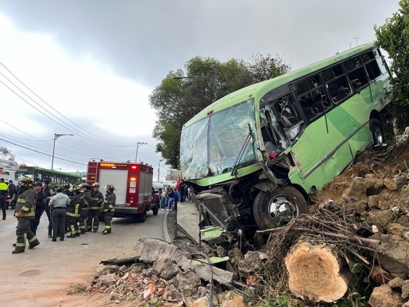 37 lesionados por accidente de autobús en la México-Cuernavaca