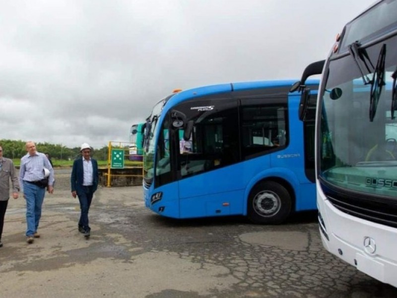 38 primeras unidades de Qrobús ya vienen de la aduana