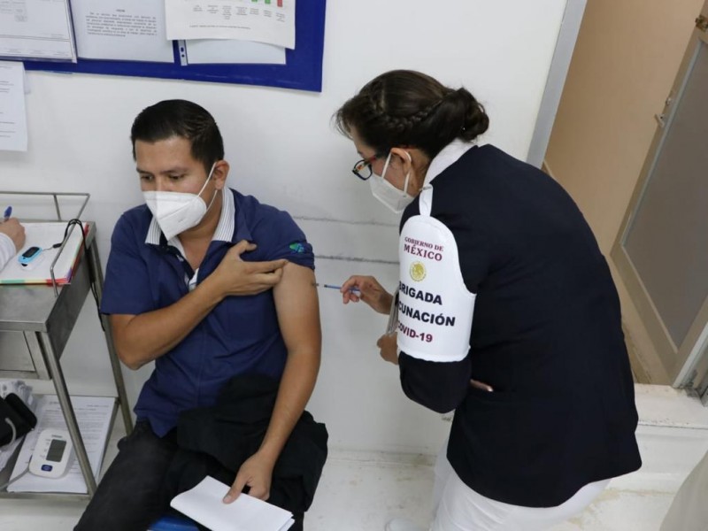 4 mil trabajadores de salud han sido vacunados contra Covid-19