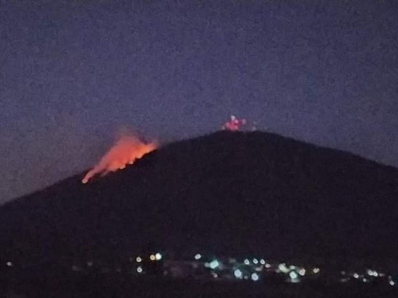40 hectáreas se queman en el cerro de Jocotitlán