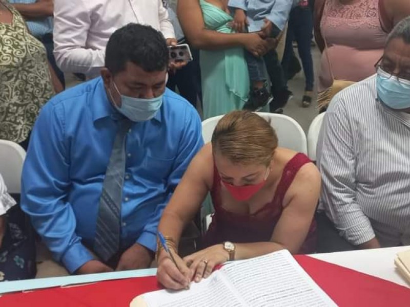 400 parejas firman matrimonio en  boda masiva en Nicaragua